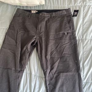 Never worn Volcom mens pants